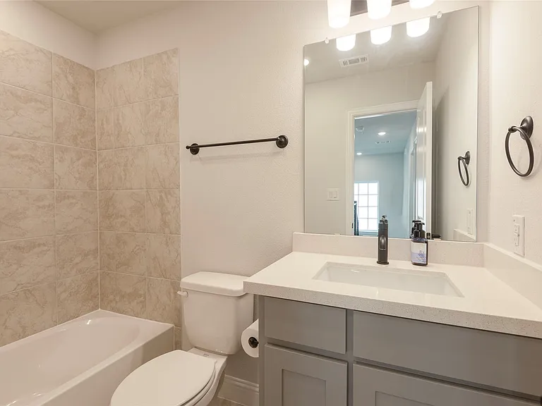 Downstairs full bathroom