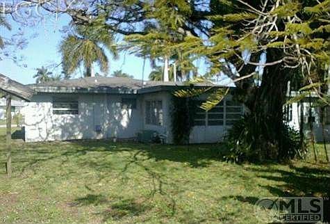 2nd image of 4020 Rainbow Dr
