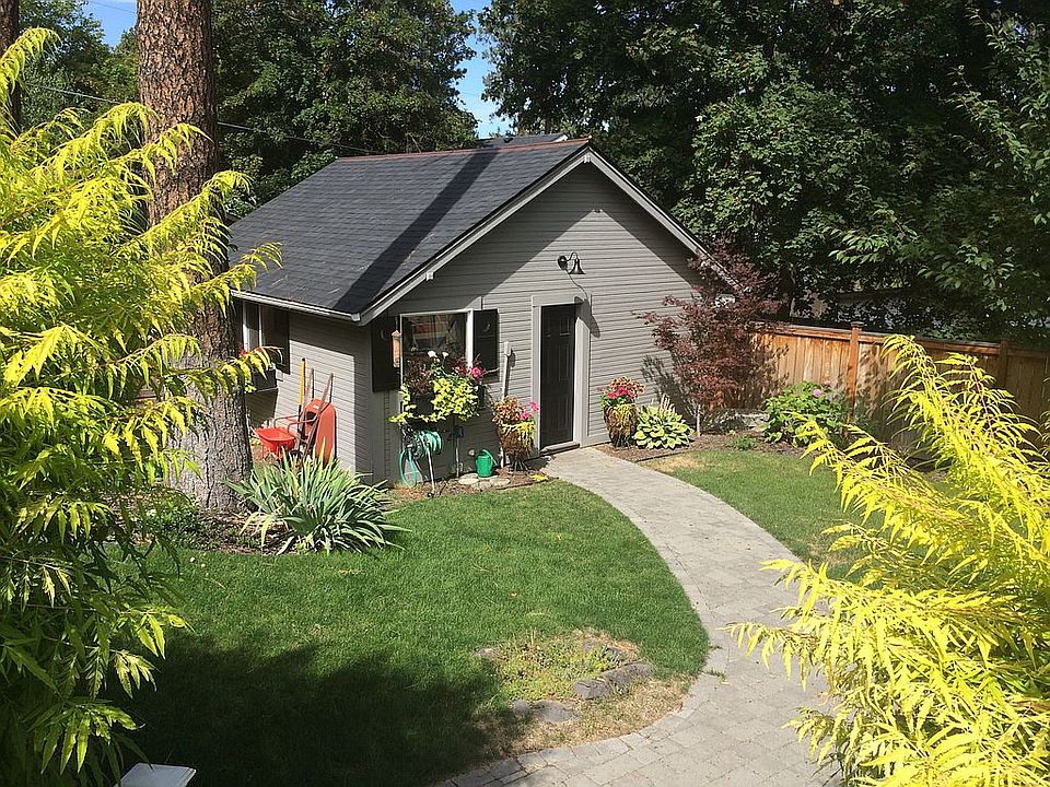 2122 S Lincoln St, Spokane, WA 99203 | Zillow