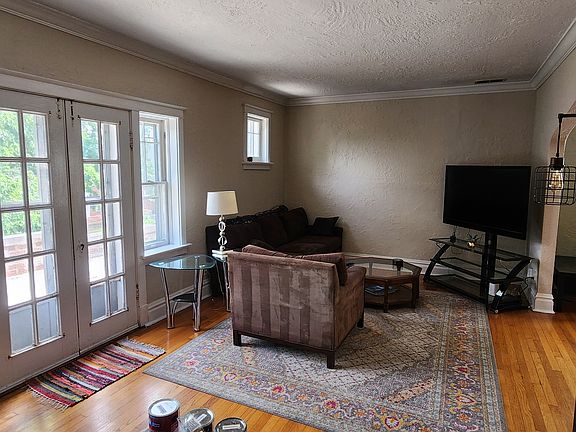 4th image of 7122 Tulane Ave Floor 2