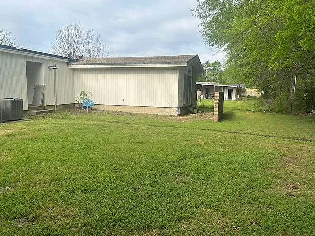 633 Harris St — Photo 9