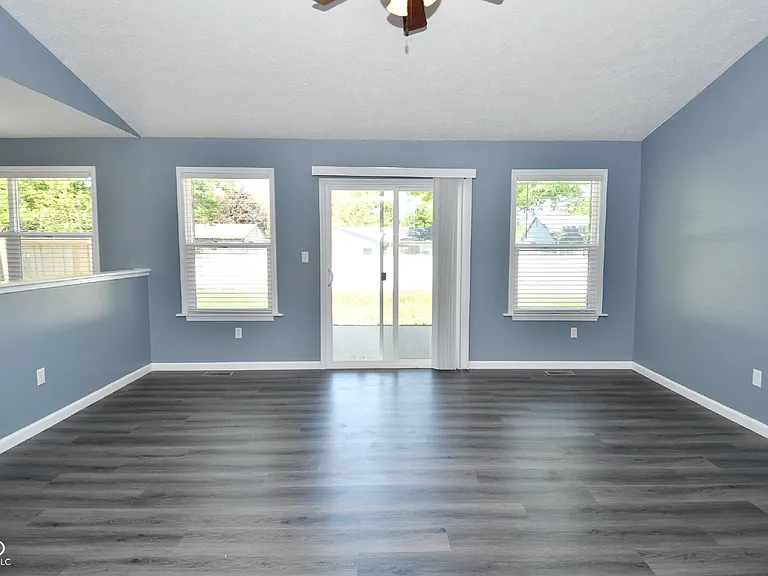 7826 Five Points Rd — Photo 4