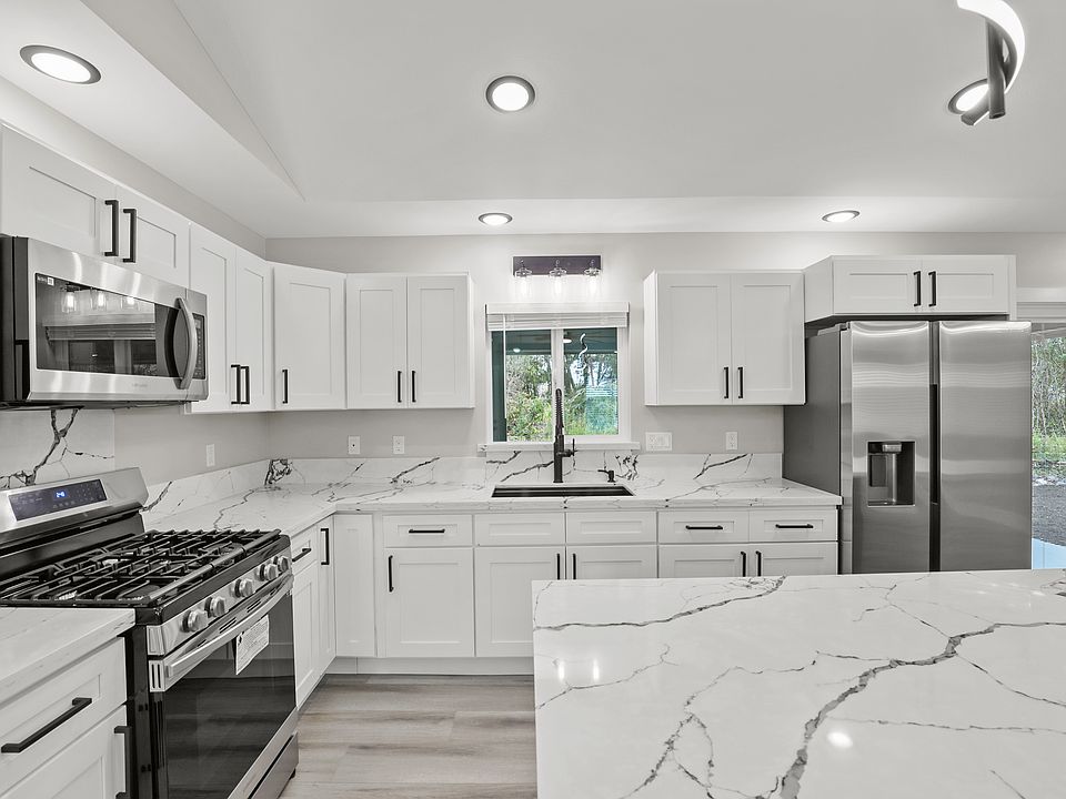 1st image of 16-2117 Rainbow Dr