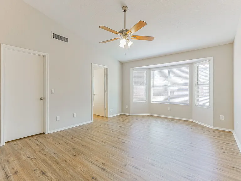 4262 E Alder Ave — Photo 8