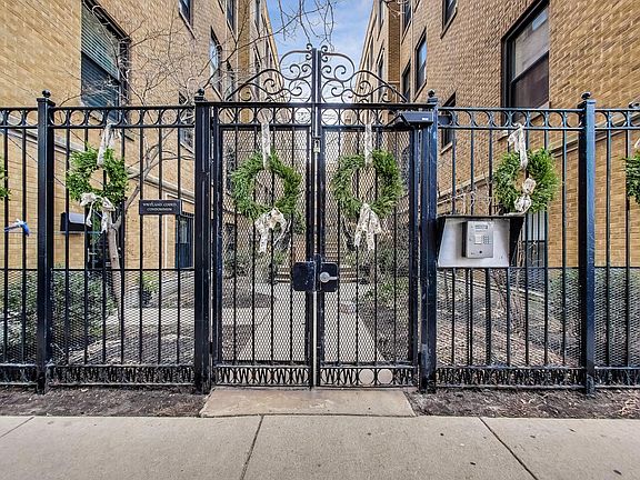 2nd image of 636 W Waveland Ave APT 4F