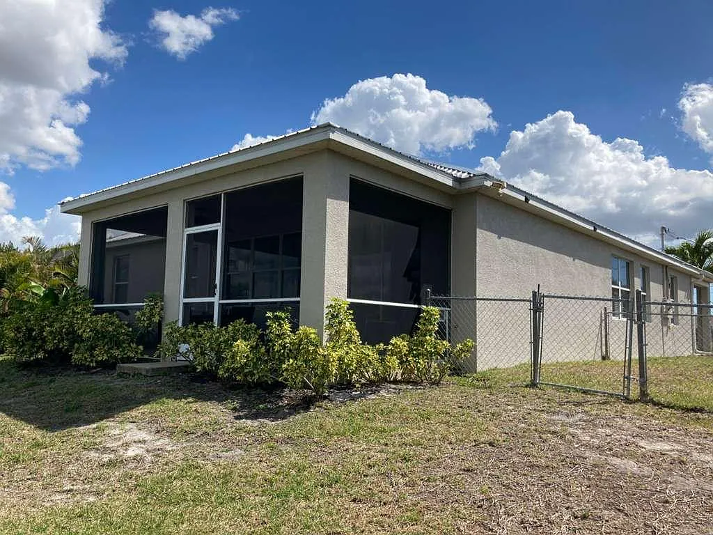 3 bed, 1968 sqft, $2,195 — Photo 4