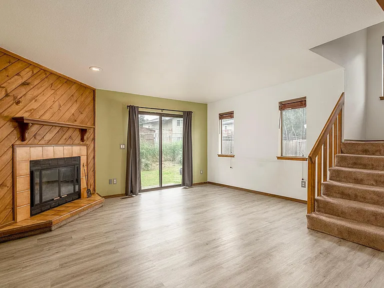 5511 Windflower Cir #B — Photo 12