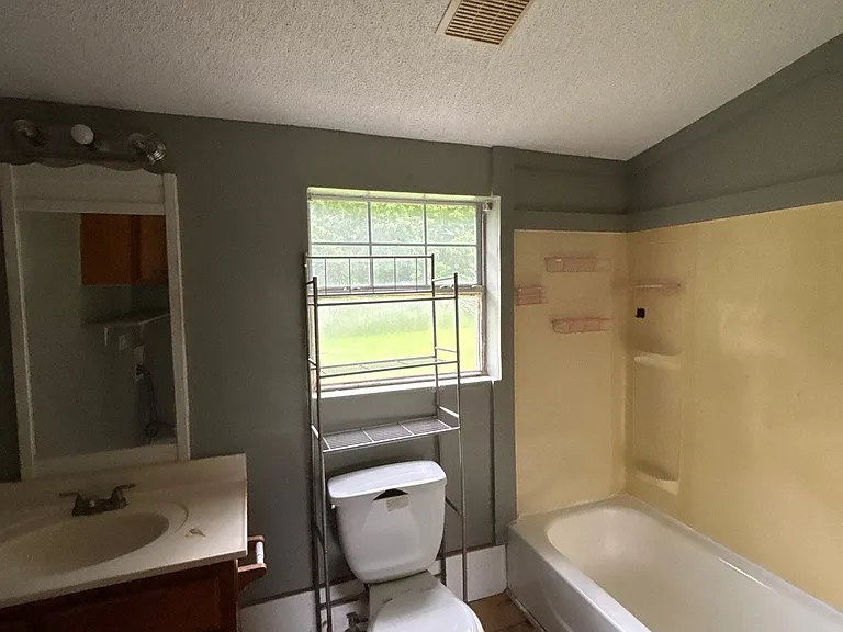 102 Tuxedo Dr — Photo 7