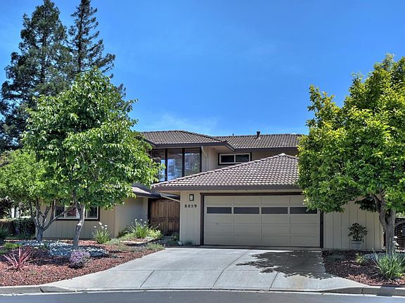3rd image of 8059 Chardonay Ct
