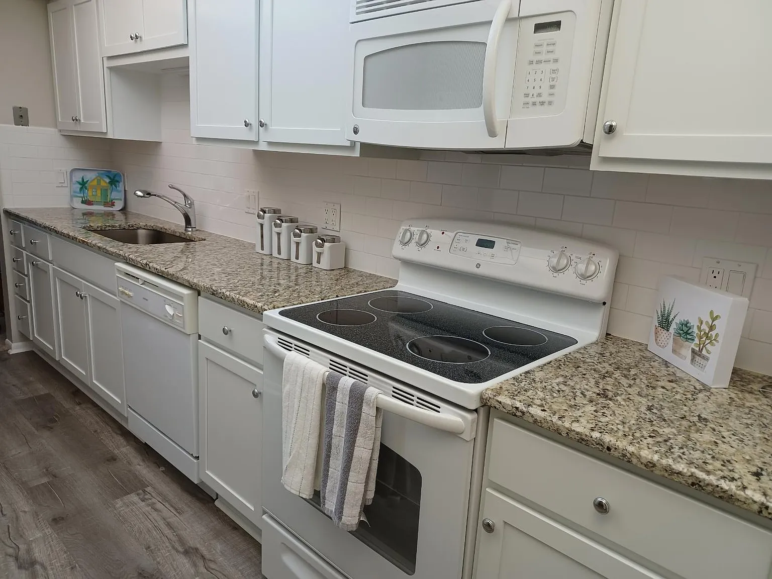 520 Palm Springs Blvd — Photo 4