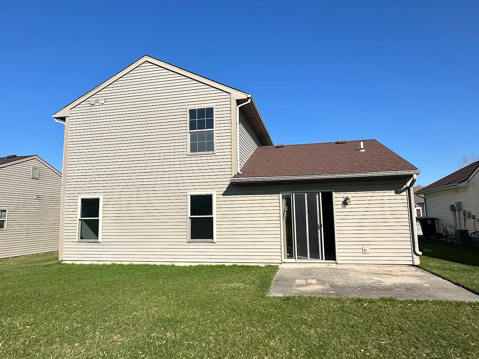3 bed, 2.5 bath, 1520 sqft, $1,995 — Photo 3
