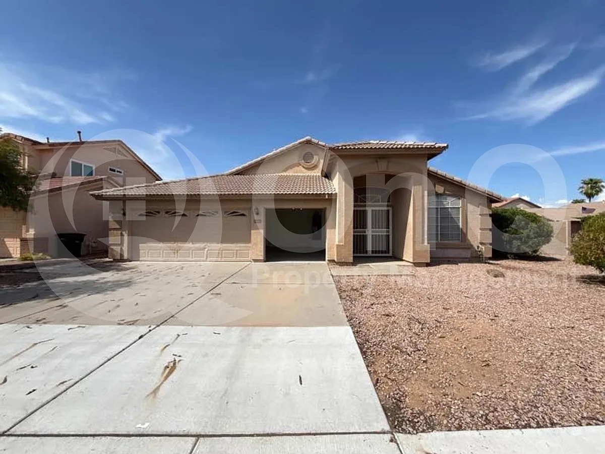 3 bed, 2.0 bath, 2092 sqft, $2,500 — Photo 1