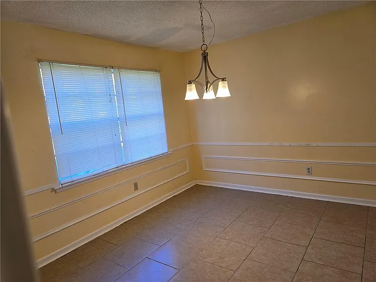 800 Oakwood Dr — Photo 14