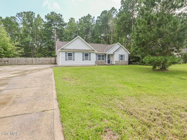 876 Old Folkstone Road, Sneads Ferry, NC 28460