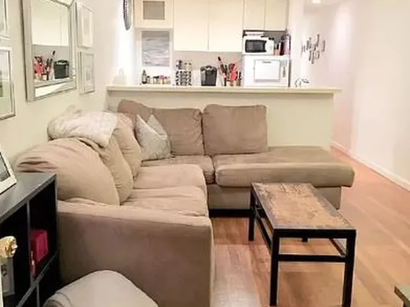 207 East 37th Street image 3 of 13