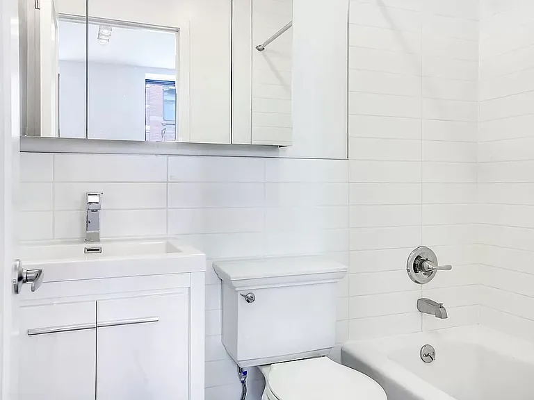 168 Suffolk St #3A — Photo 7