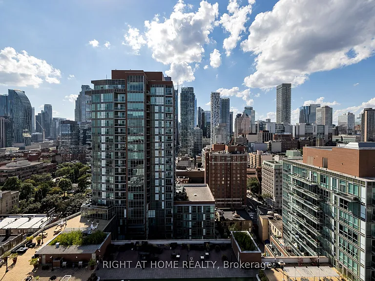 105 George St E #1912 — Photo 22