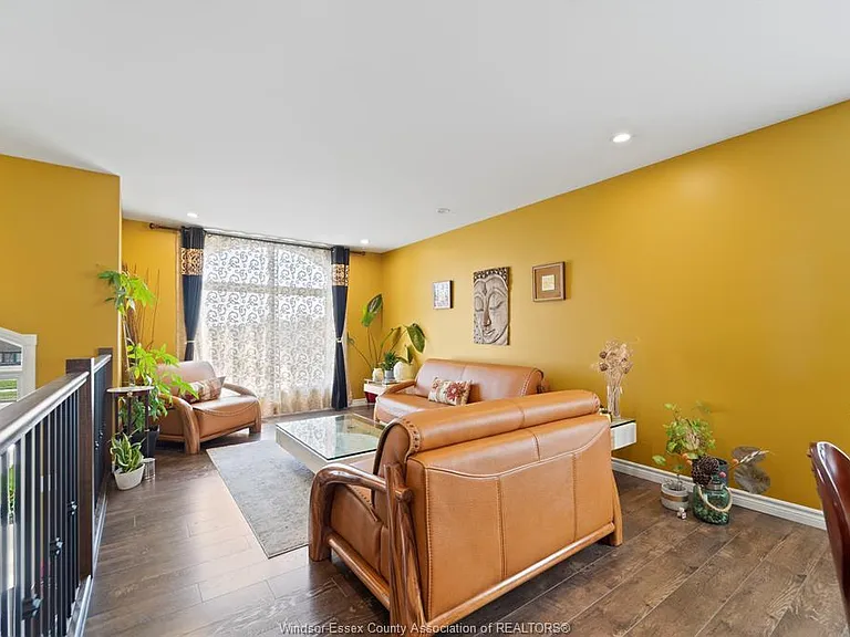 398 Poplar Dr — Photo 7
