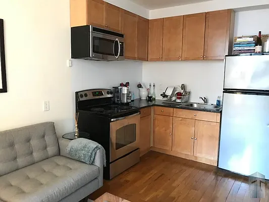 Rented by Skyline Group Real Estate | media 11