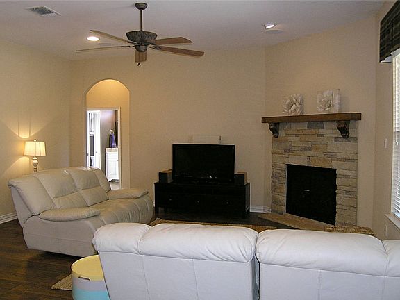 3rd image of 4115 Mojave Dr