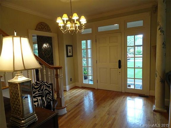2nd image of 3212 Broadmoor Dr