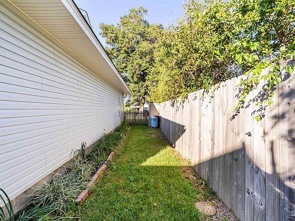 4th image of 7830A Homestead Ln