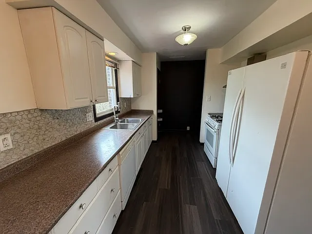 1871 Adams St — Photo 12
