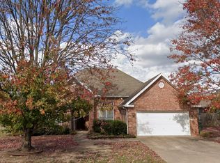 3782 Riverbend Rd, Fayetteville, AR 72701