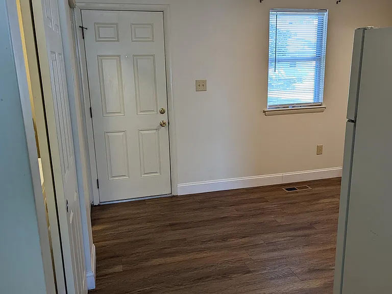 410 Liberty St — Photo 18