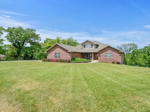 853 Hillside Dr, Byron, IL 61010