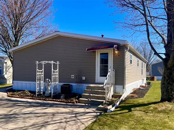8229 Briercrest Dr, Erie, PA 16509