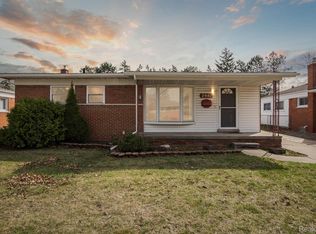 2941 Longmeadow Dr, Trenton, MI 48183