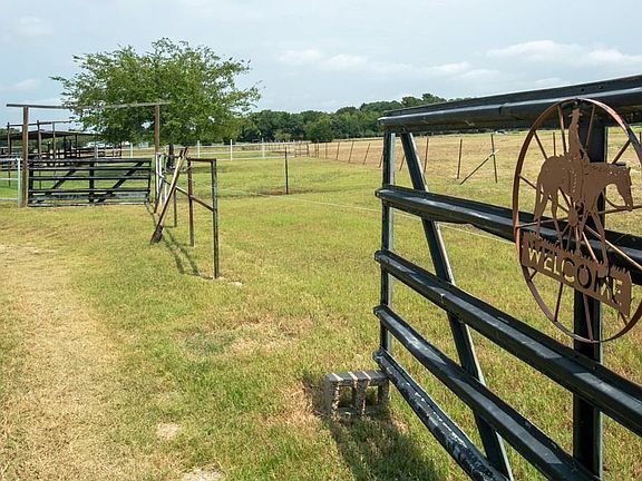 2nd image of 6839 County Road 109b