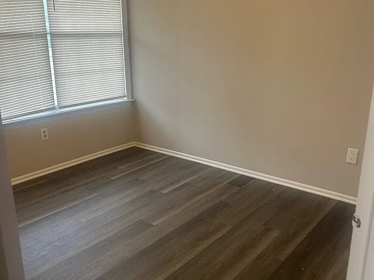 531 Clubhouse Ct #12 — Photo 11