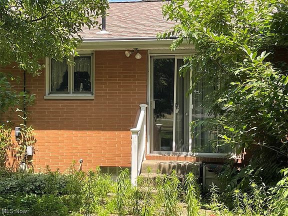 3rd image of 7210 Hoverland Ave NW