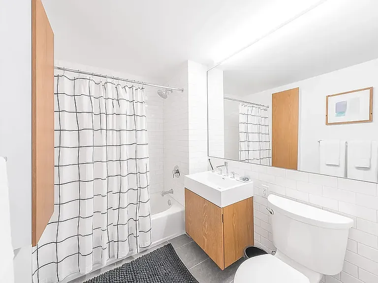 22 Lafayette Ave #15B — Photo 3