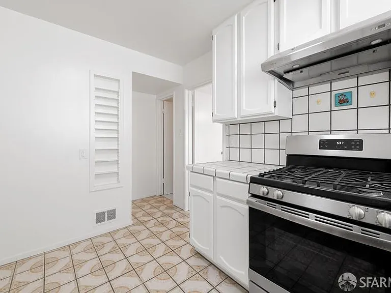 85 Dorchester Dr — Photo 13