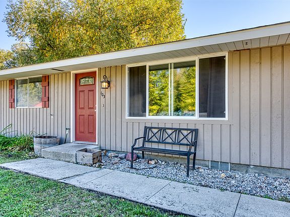 3rd image of 103 Peterson Pl