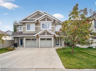 1717 Chapman Way SW, Edmonton, AB T6W0Y6