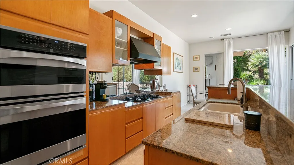 4 bed, 3.5 bath, 2540 sqft, $6,500 — Photo 4