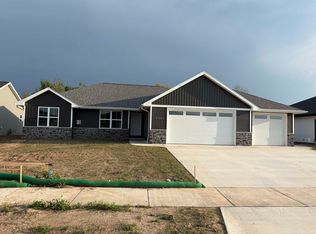 1751 Betty Jean Ln, Green Bay, WI 54313