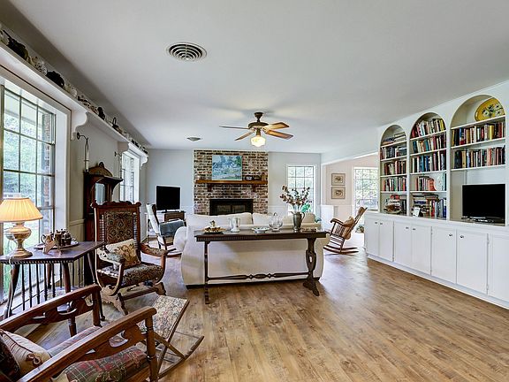 5th image of 5400 Florida Chapel Rd