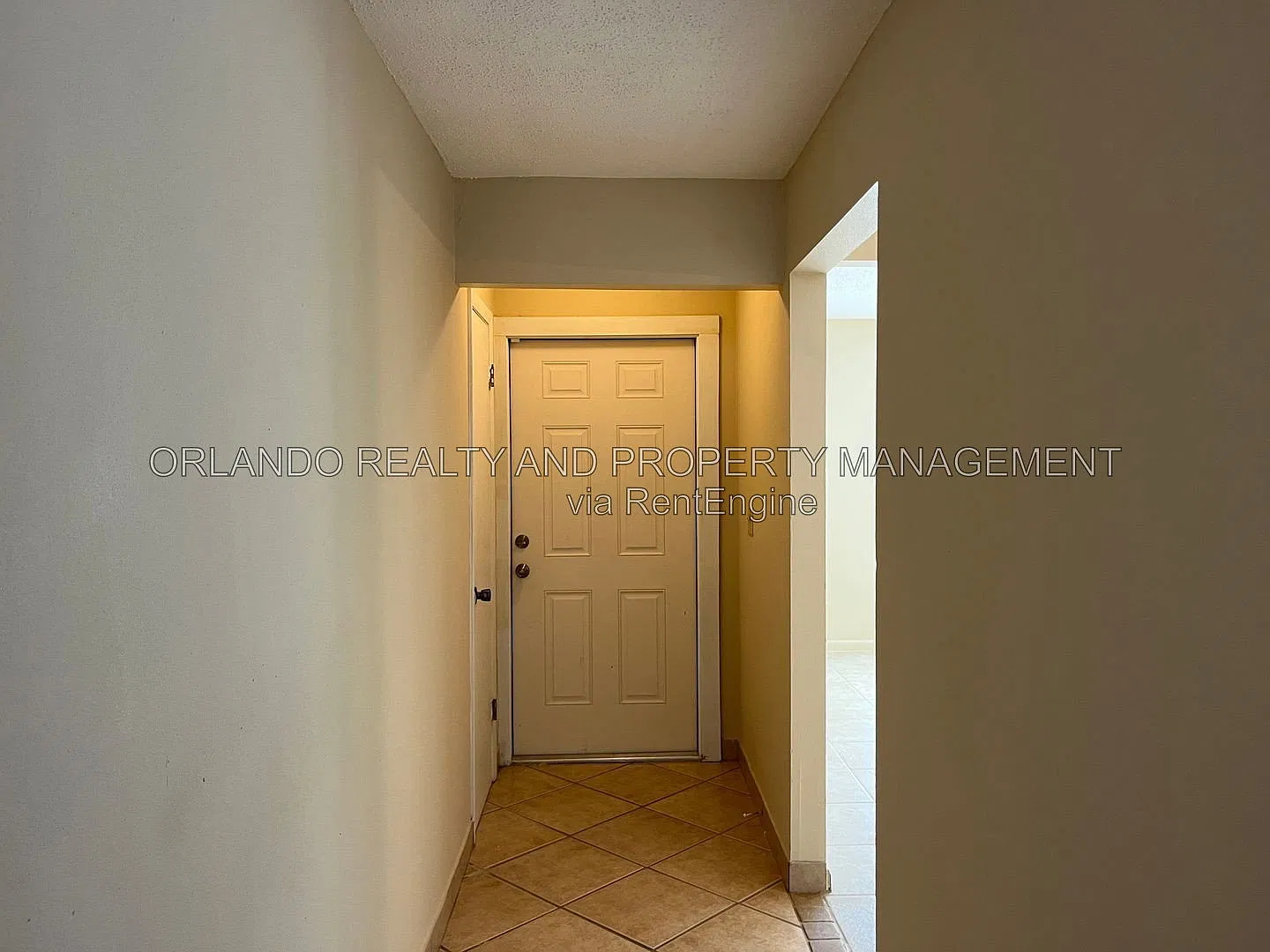 4 bed, 3.0 bath, 2190 sqft, $1,699 — Photo 2