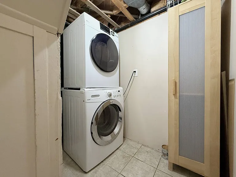 220 Ellington Dr #BASEMENT — Photo 8