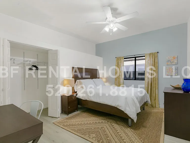 2319 E Helen St — Photo 28