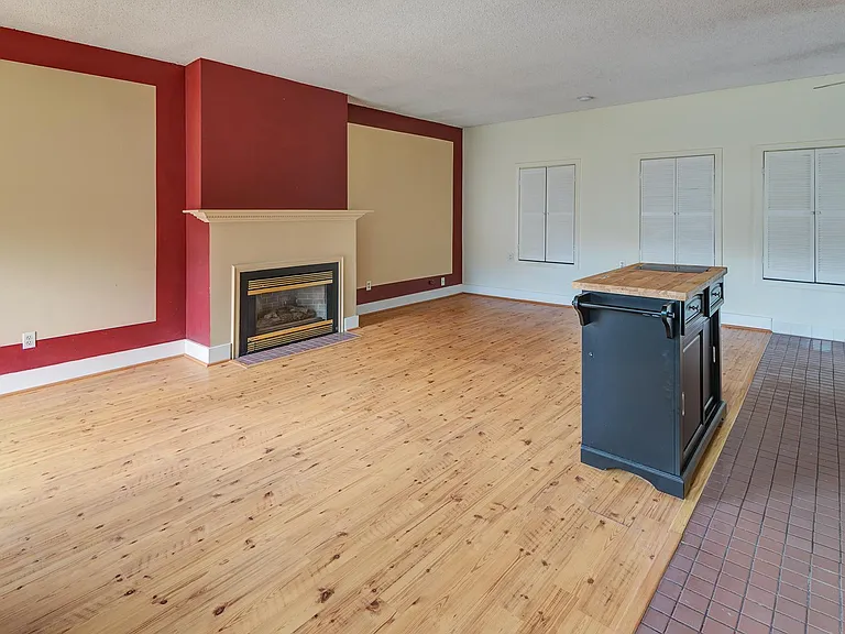 7 W Raleigh Rd #B — Photo 10