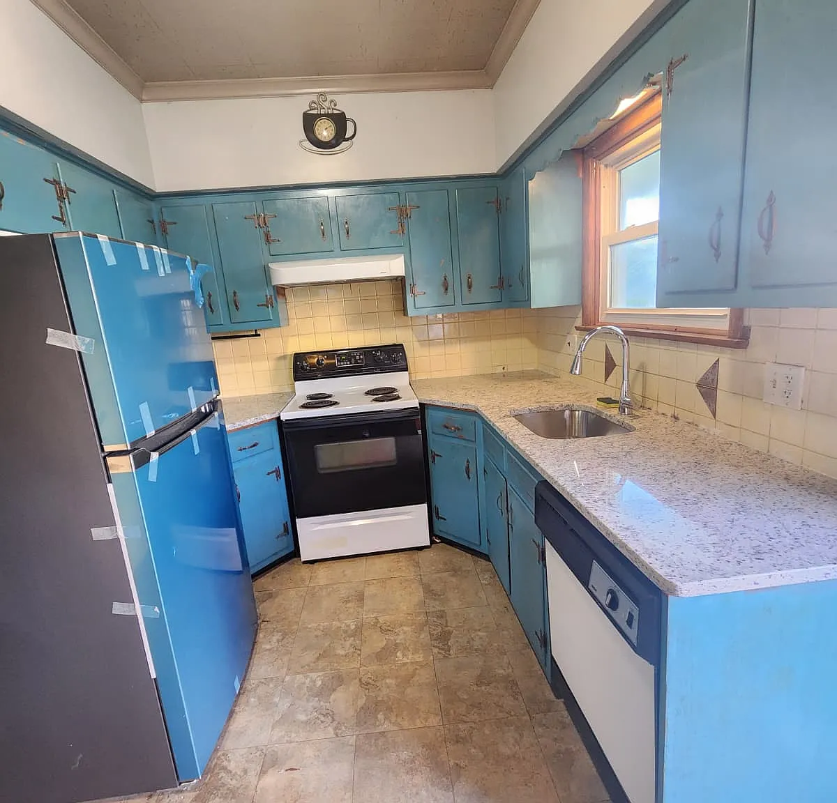 5 bed, 3194 sqft, $1,745 — Photo 1