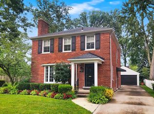 1788 Broadstone Rd, Grosse Pointe, MI 48236