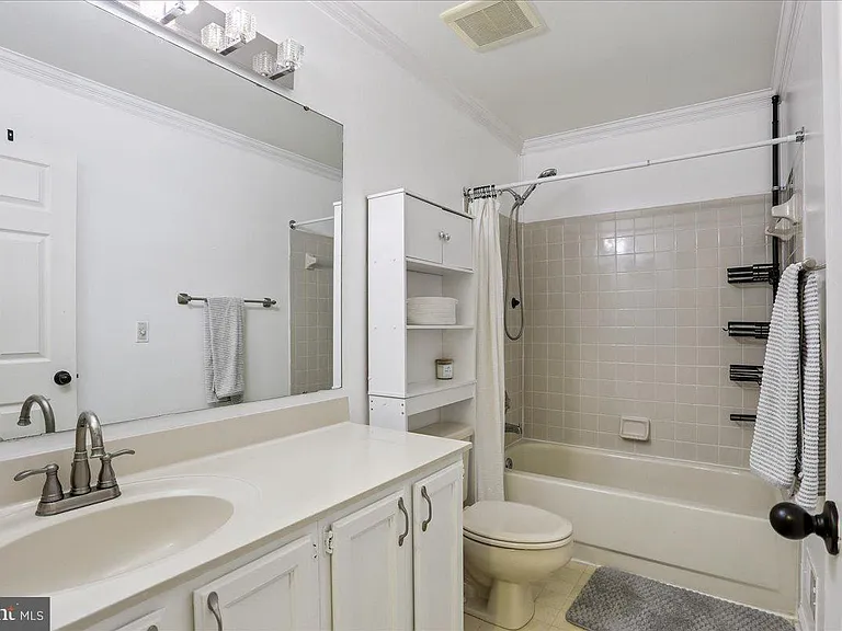 9781 Mock Orange Ct — Photo 16