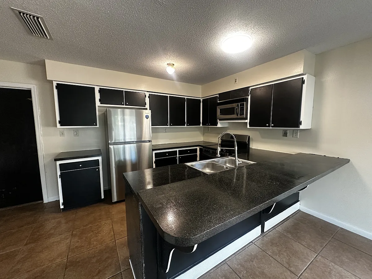 Building Photo - 708 Bahia Cir